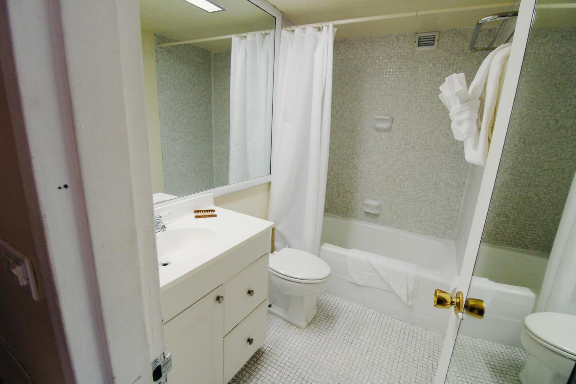Castle 1733 Ocean View Studio With Direct Beach Access, Pool, Tennis & Free Parking 마이애미 비치 외부 사진